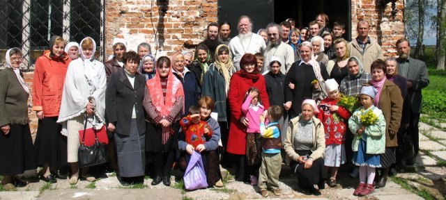 После службы в храме Животворящей Троицы в селе Горетово